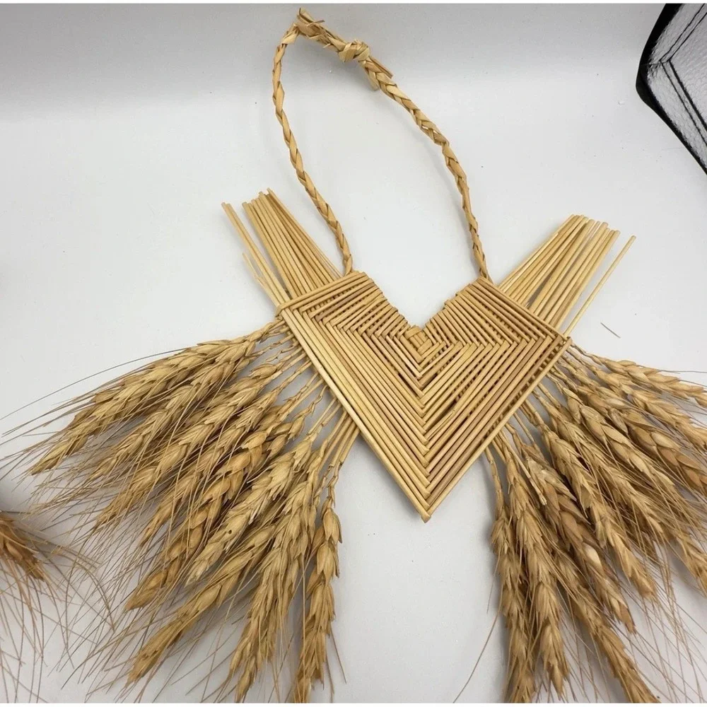 Lot Of 4 Large Hand Weaved Straw Wheat Ornaments Folk Art Heart Of Wheat Country